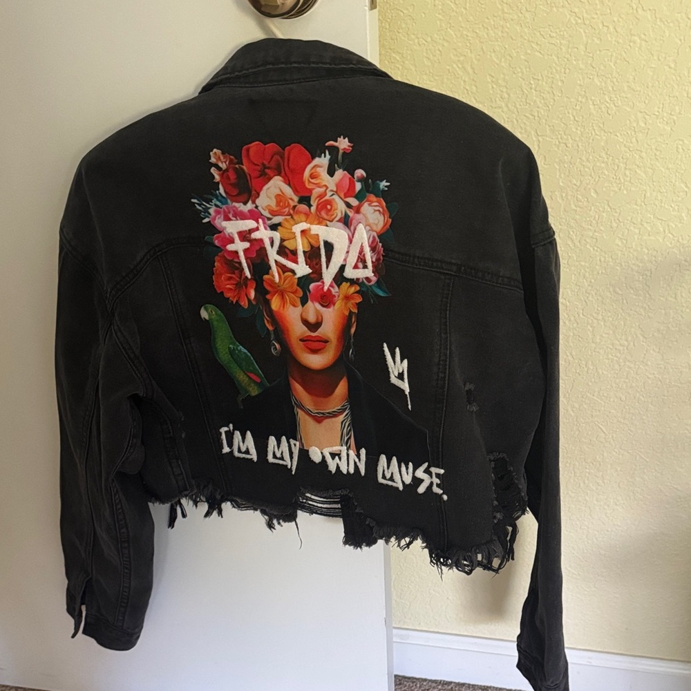 Frida Graphic Black Jean Jacket Cropped Size M